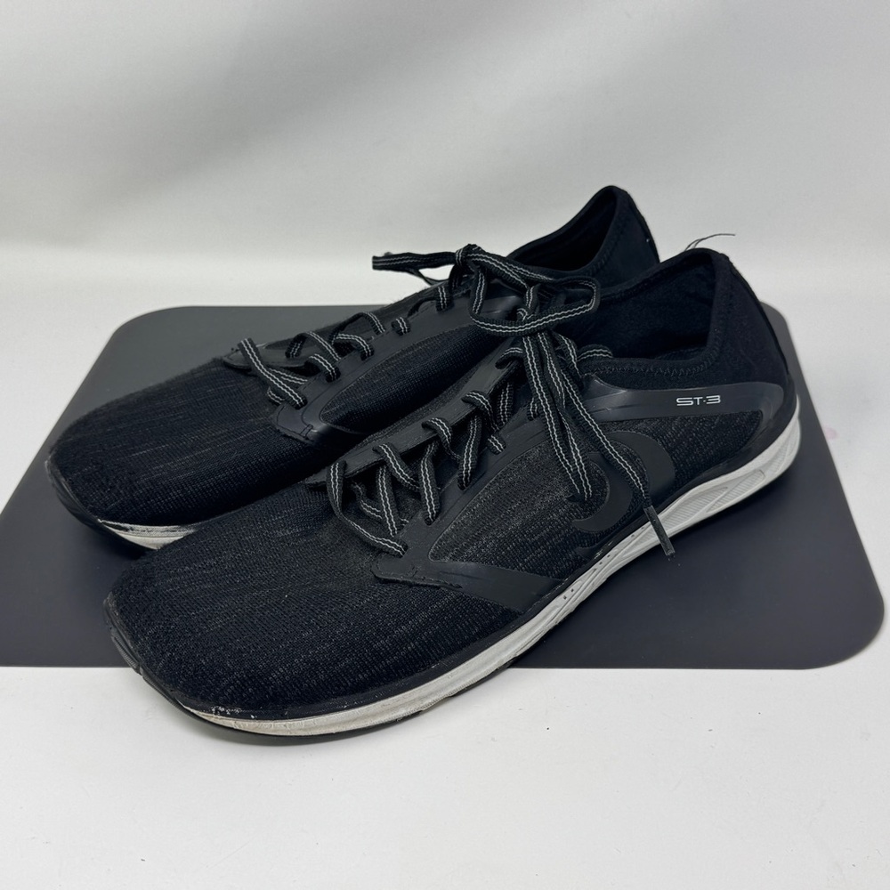Men's Black Grey Topo ST-3 Performance Lace-Up Sneakers
